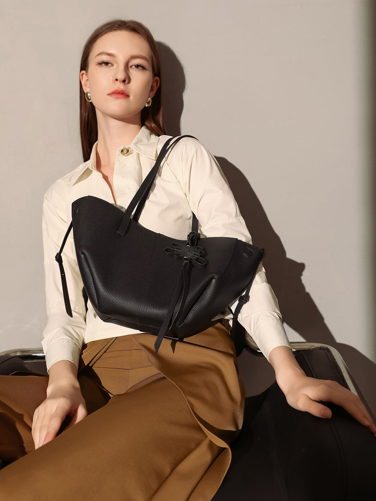 Esmeralda Everyday Trapezoid Tote Bag-1