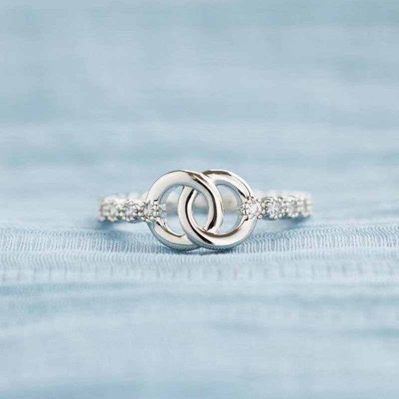 Ring Mamma & Dotter – Symbol för Ett Oslitbart Band